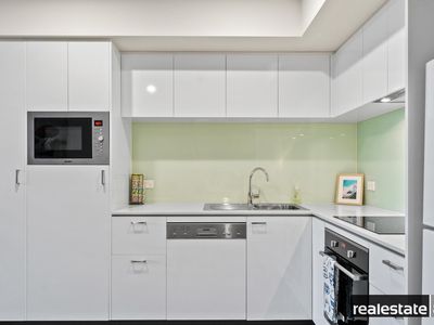 72 / 172 Railway Parade, West Leederville