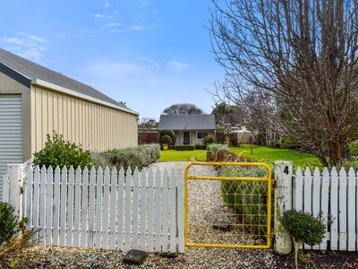 4 Hill Street, Donovans