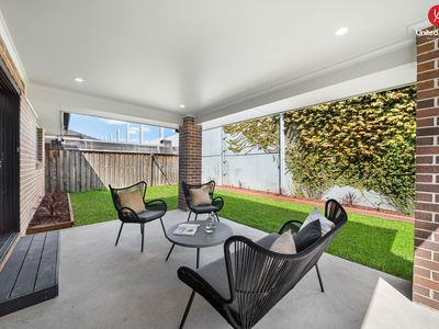 3 Dobroyd Drive, Elizabeth Hills