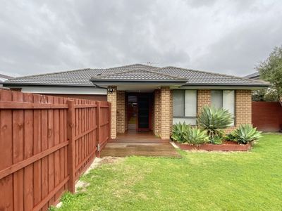 35 Manuka Grove, Wyndham Vale
