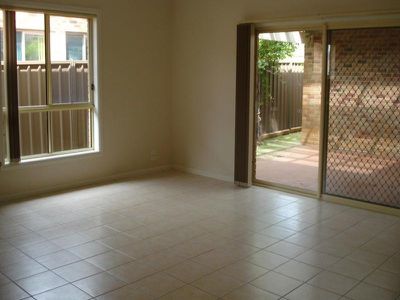 2 / 8 Helen Street, Warilla