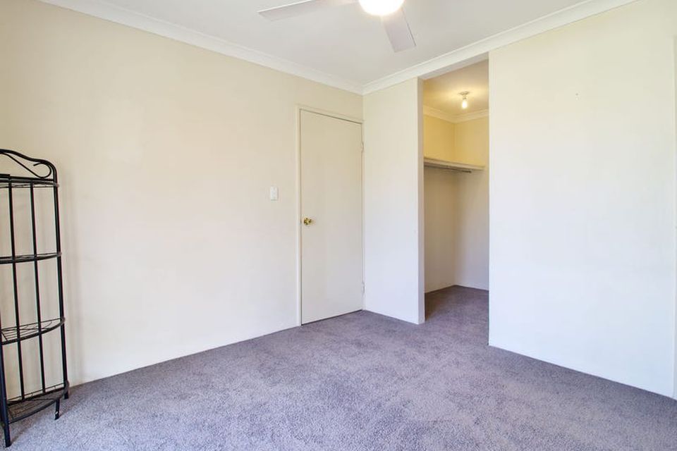 12 Mast Court , Waikiki