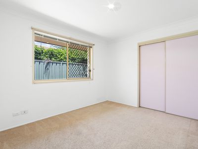 8 Muirfield Place, Robina