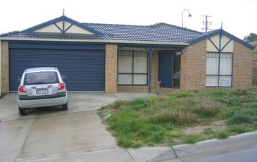 2 Natanya Drive, Pakenham