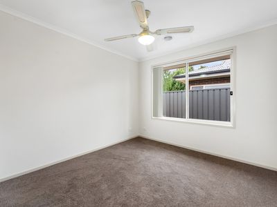 6 Langholme Court, Sale