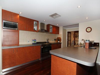 44 Longmore Parade, Broadwood