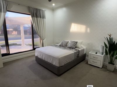 145 Barnes Boulevard, Horsham