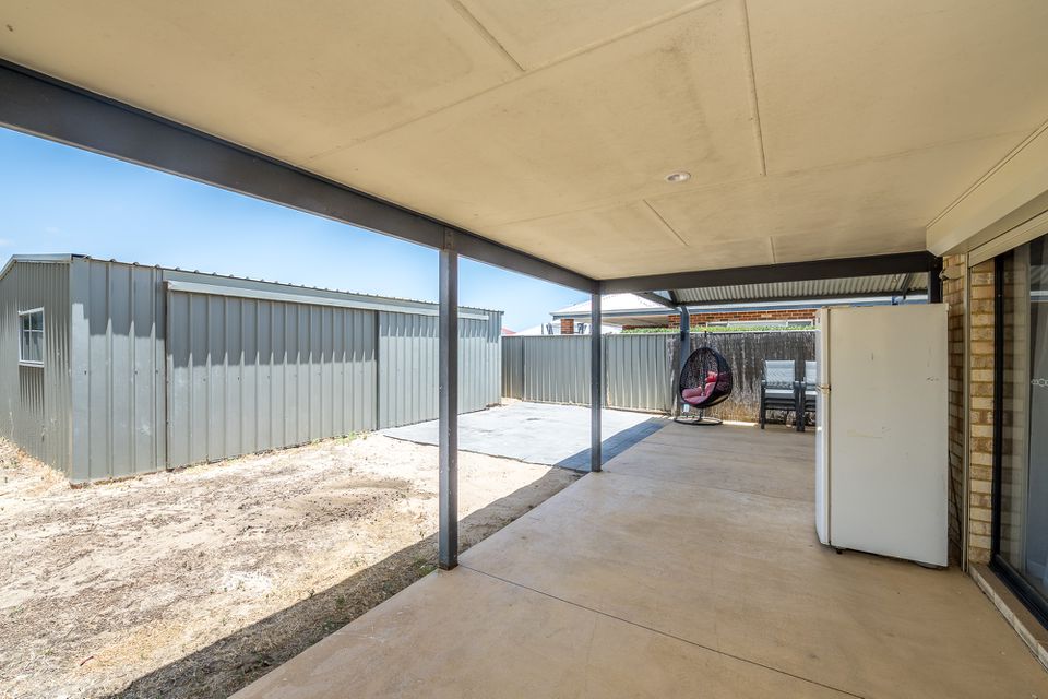 1 Kookynie Loop , Baldivis