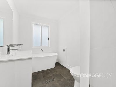 2 / 18 Balmoral Parade, Tullimbar