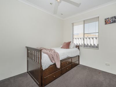 7 Crosshill Green, Kinross