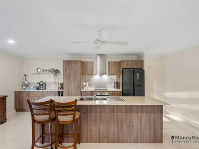 34 Songbird Circuit, Flagstone