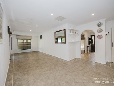 16 Ranleigh Way, Greenwood