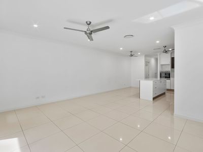 124 Cooper Crescent, Rochedale