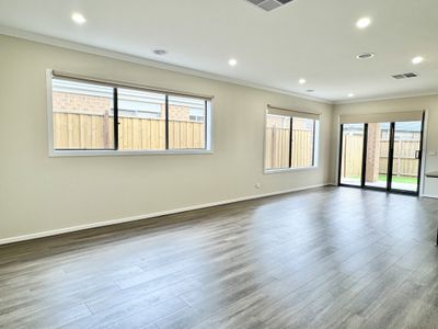 9 Lydney Street, Wyndham Vale