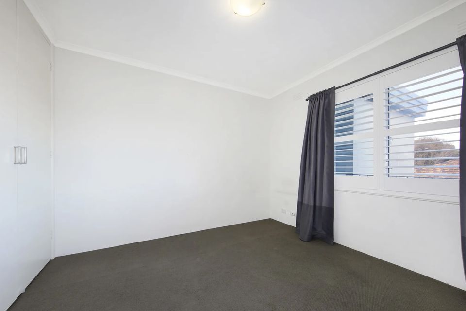 5 / 7 Burns Avenue, Clayton South