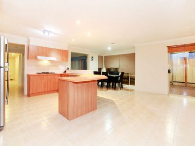 12 Norwegian Way, Narre Warren South