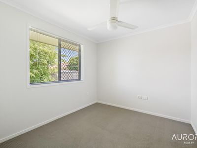 8 Barrington Place, Parkinson