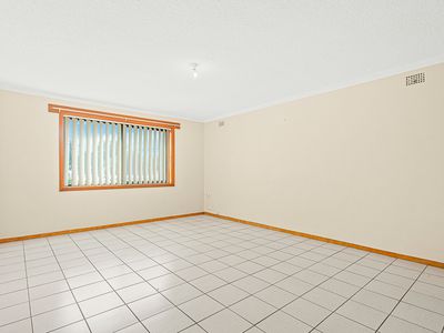 1 / 2 Osborne Parade, Warilla