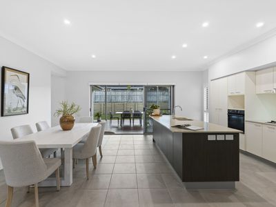 32 Brook Street, Wakerley