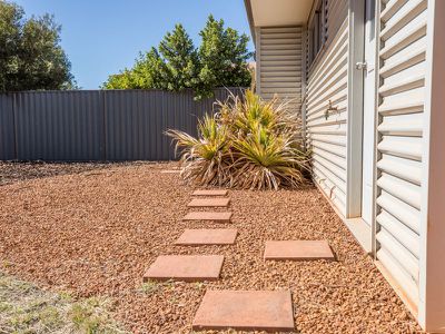 10 Homestead Ramble, Newman