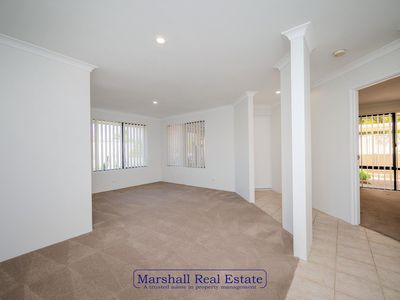 2 Roxburgh Cir, Kinross