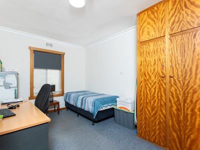 33 High Street, Longford