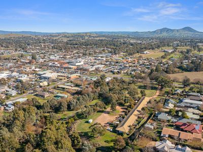 2 / 5 Midland Highway, Mansfield