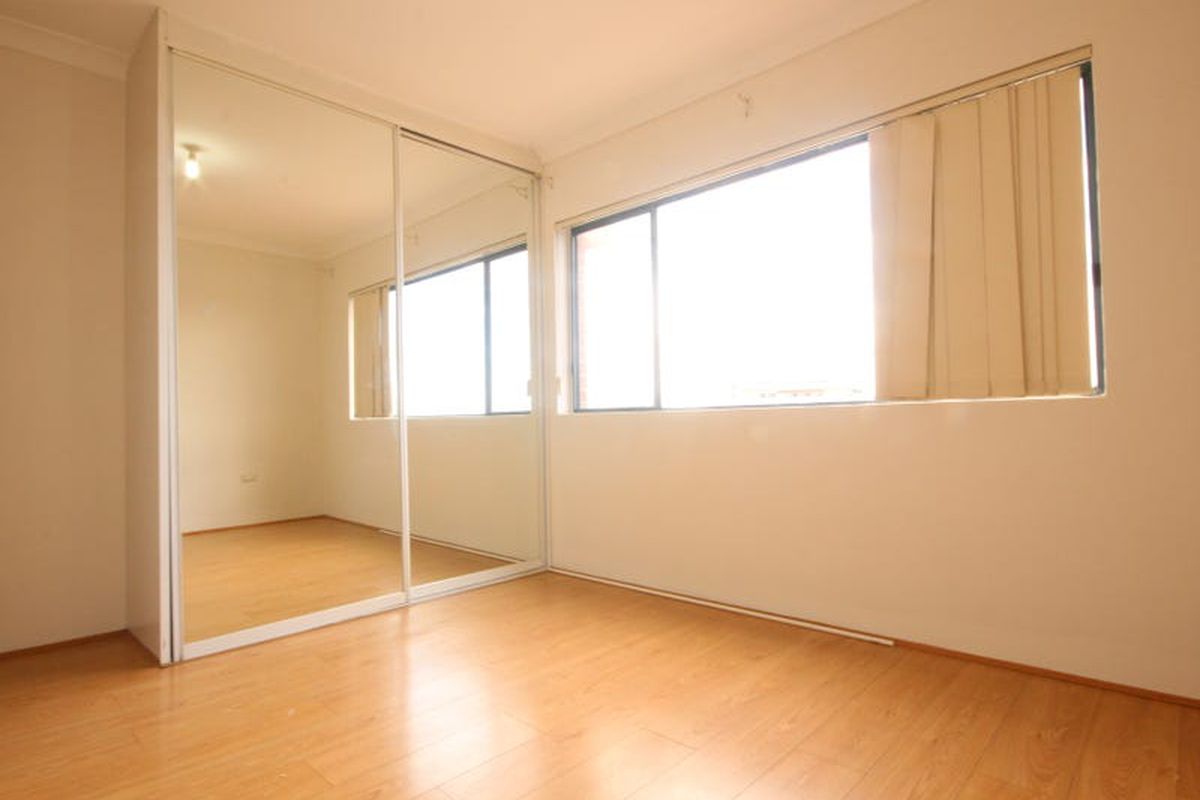 10 / 1 Civic Road, Auburn