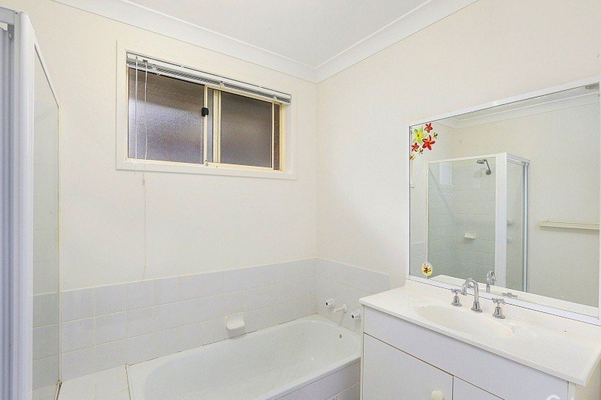 2-12 Kurrajong Close, Springfield