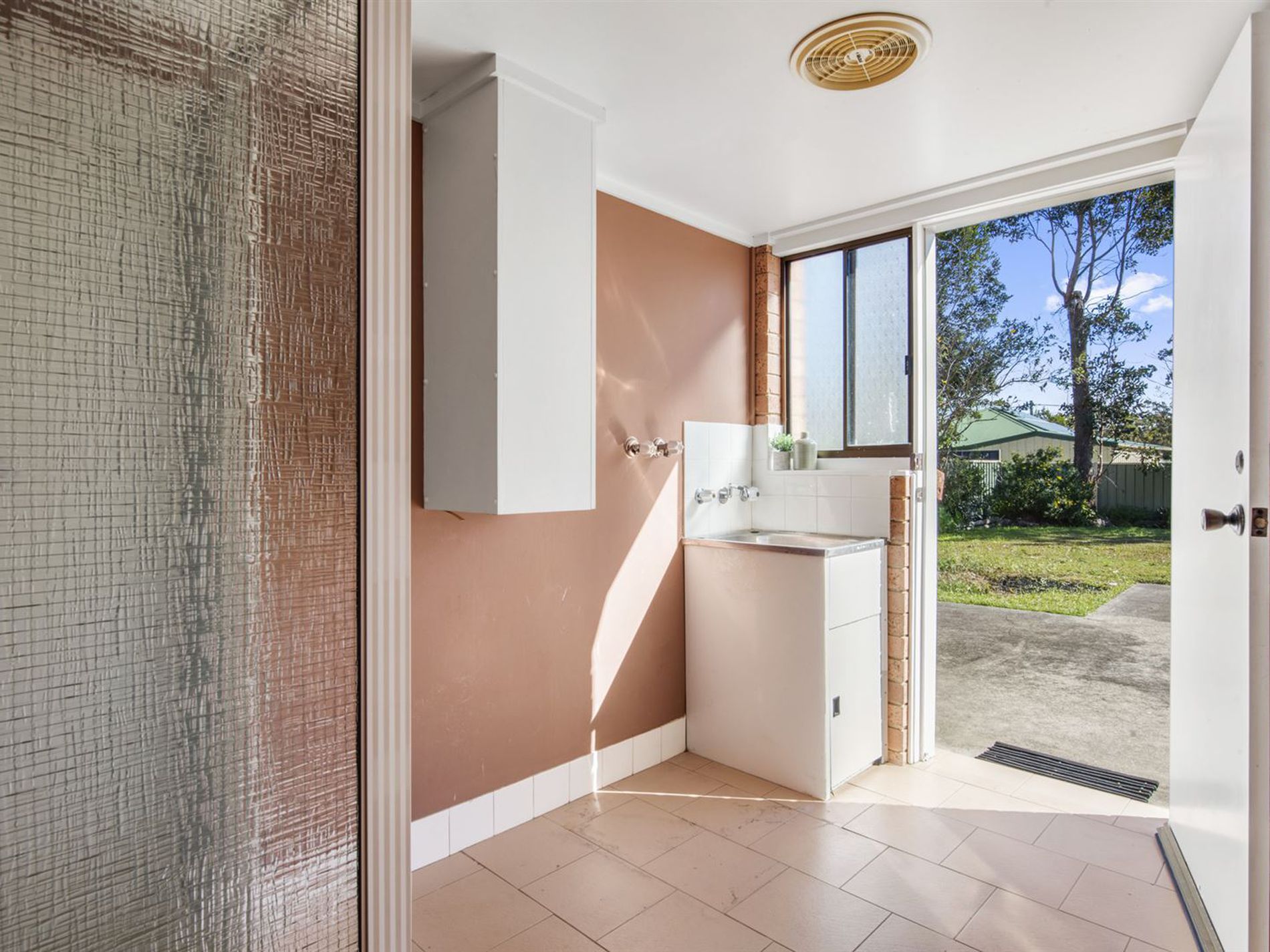 27 Torquay Drive, Lake Tabourie