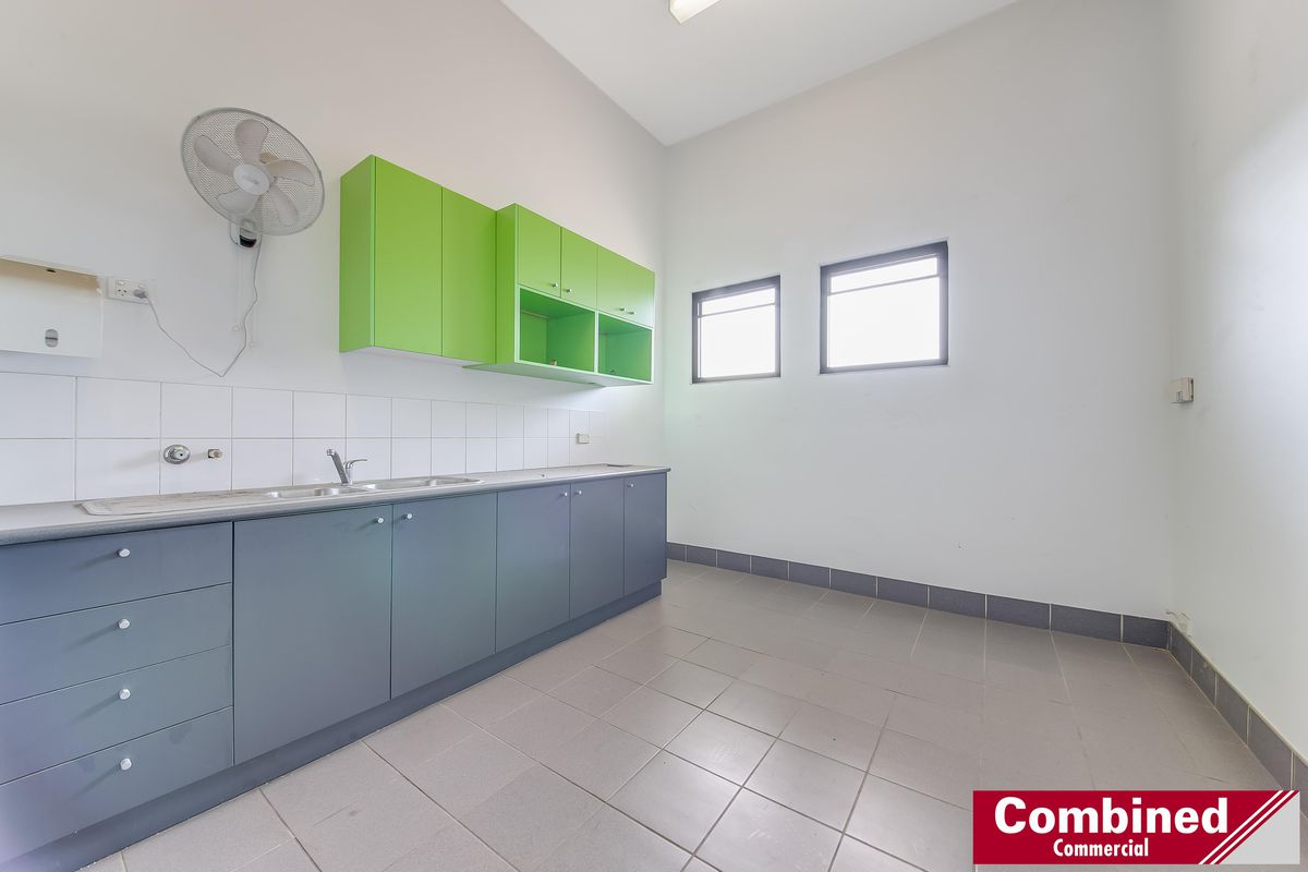 1 / 16 Porrende Street, Narellan