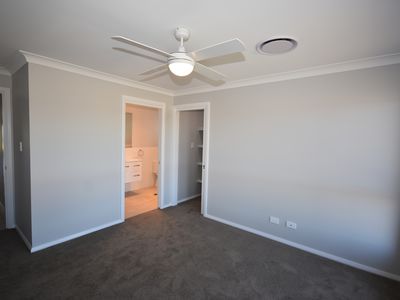 7  Waterfall Crescent, Dubbo