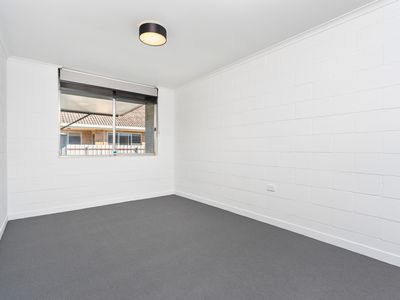4 / 196 KIEWA STREET, South Albury