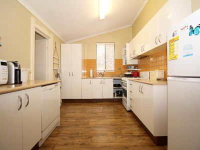 180 George Street, Bathurst