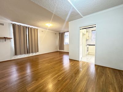 10 / 11 Queens Road, Westmead