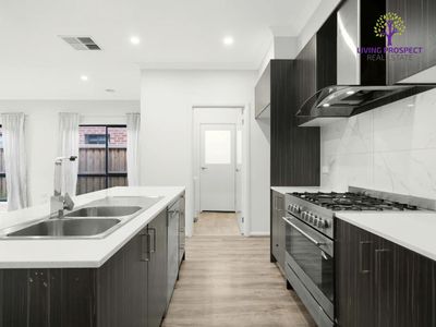 57 Colonial Circuit, Tarneit