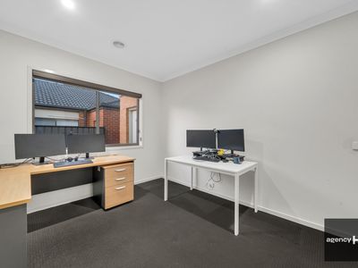 4 Lusitano Way, Clyde North