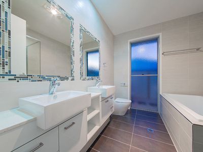 65 Red Gum Cr, Wakerley
