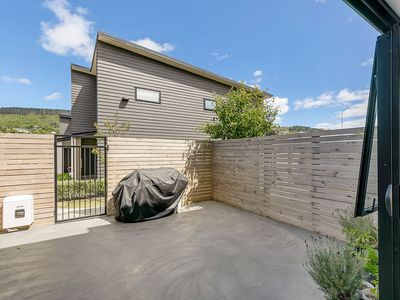 8 / 9 Surrey Street, Tawa