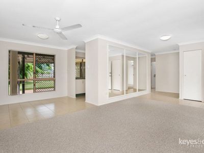 70 Colchester Crescent, Kirwan
