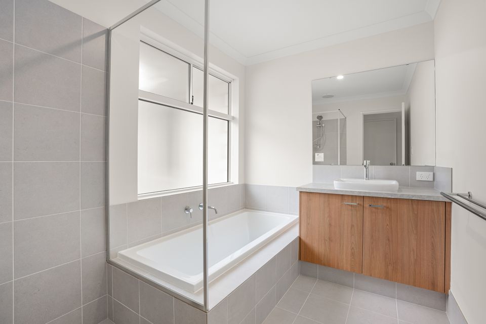 16 Minjary Loop, Baldivis