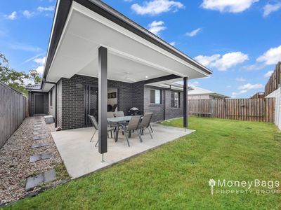 102 Bloomfield Esplanade, South Maclean