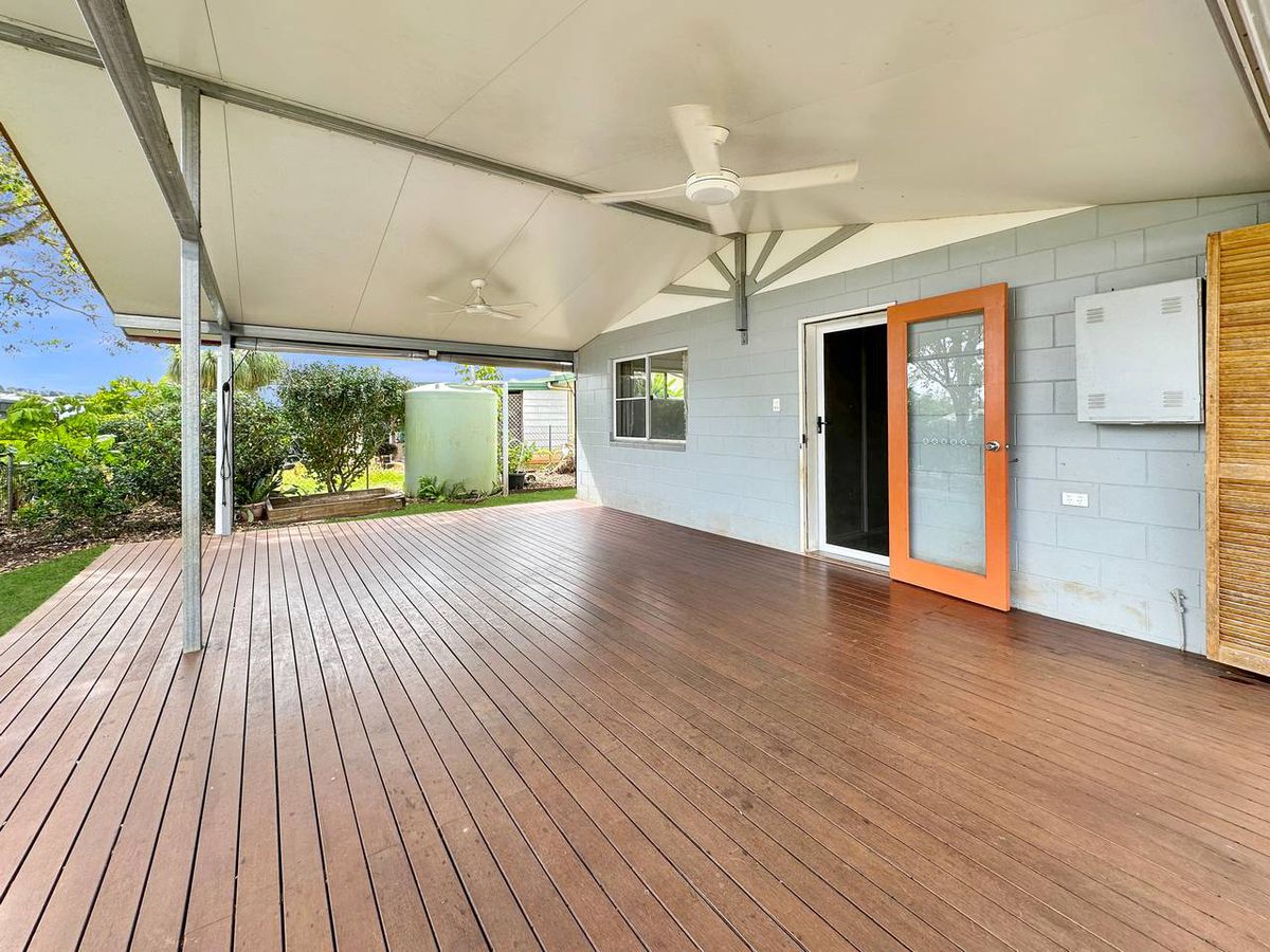 38 Grau Street, Atherton