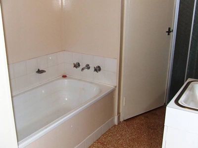 4 Warrambucca Crescent, Newman