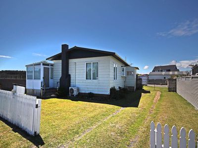 8 Hart Street, Foxton Beach