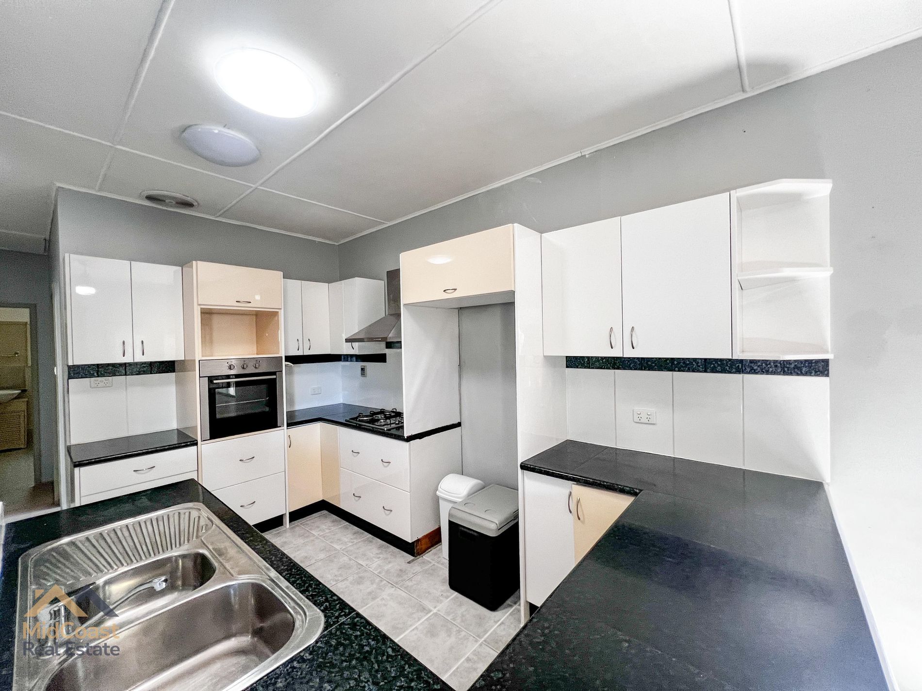 13 Douglas Avenue, Forster