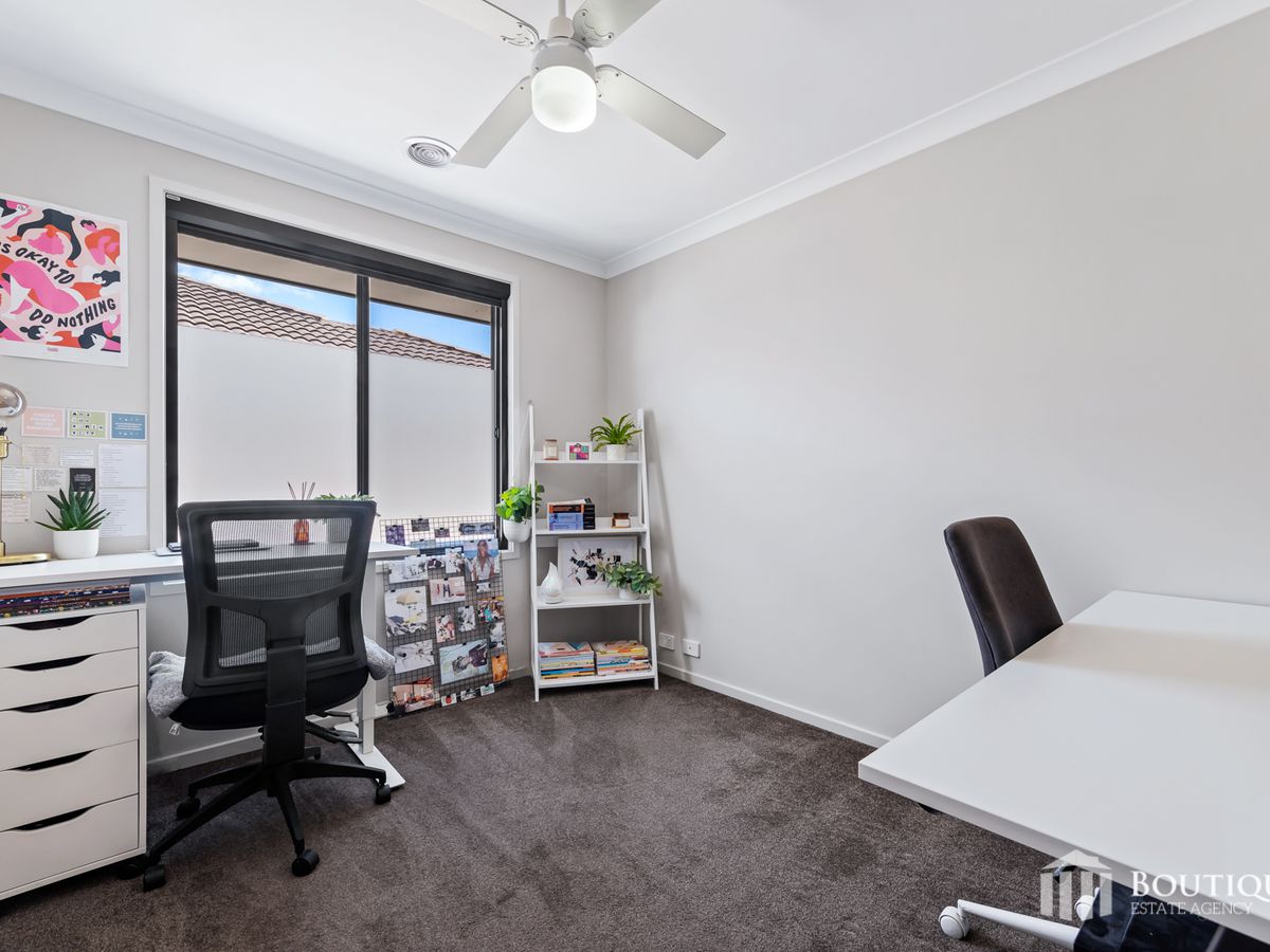 22 Rosina Drive, Officer