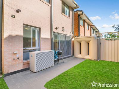 9 Amritsar Glade, Schofields