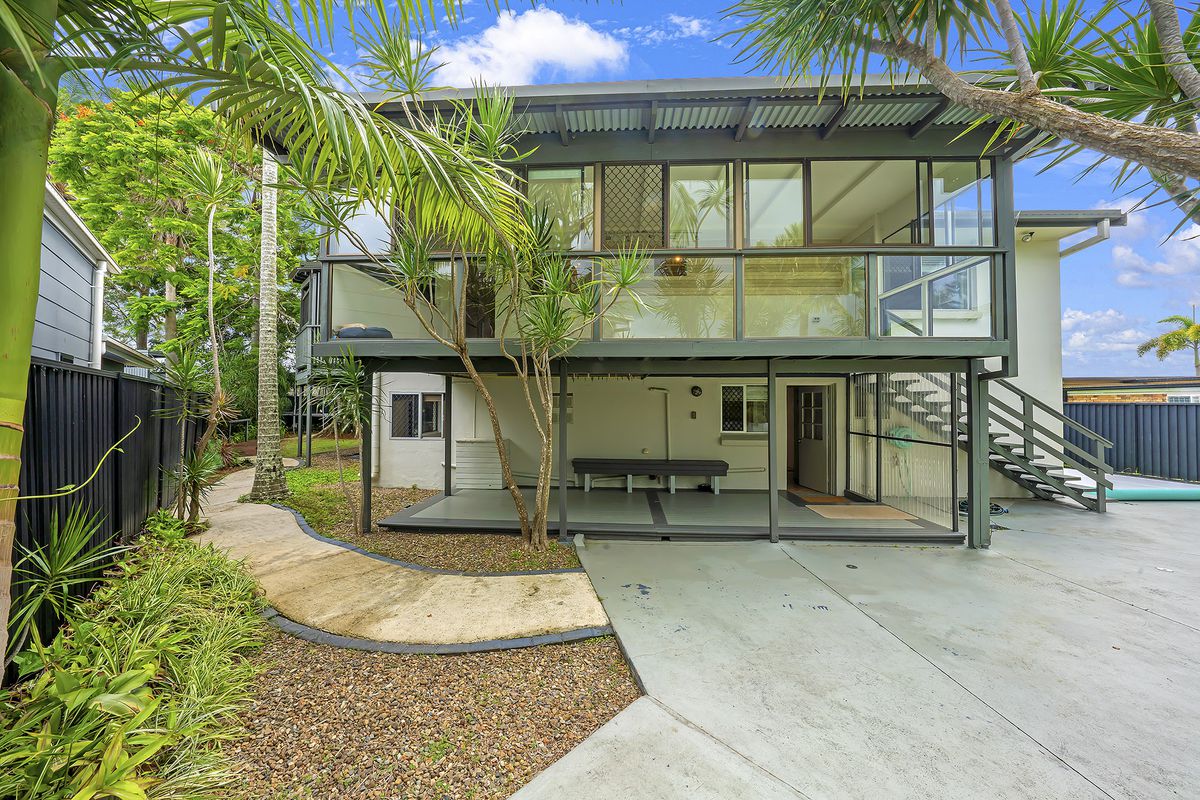 32 Mainsail Street, Currumbin Waters