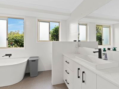 2 Centennial Court, Bomaderry